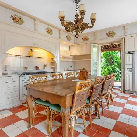 Katerna Lux House *